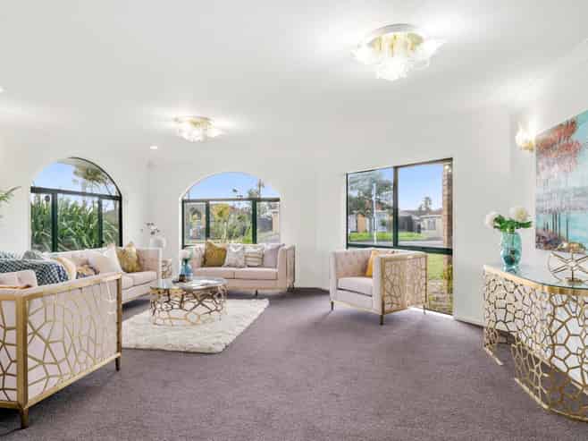 99 Moyrus Crescent, East Tamaki Heights