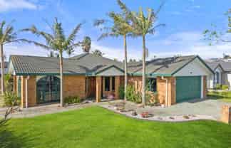 99 Moyrus Crescent, East Tamaki Heights