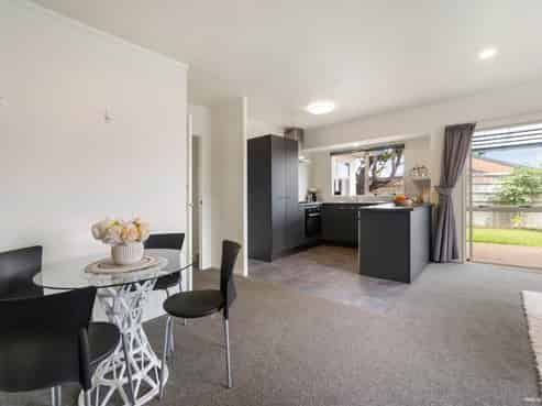 10/520 Don Buck Road, Massey