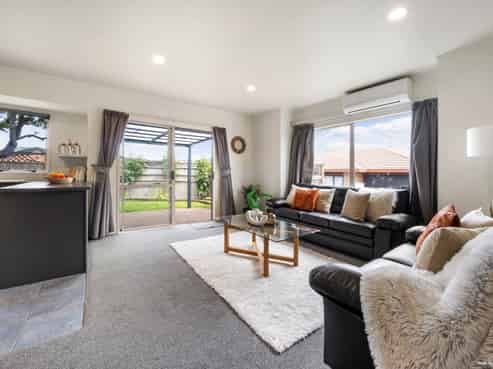 10/520 Don Buck Road, Massey