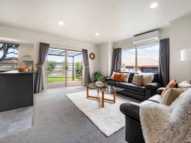 10/520 Don Buck Road, Massey