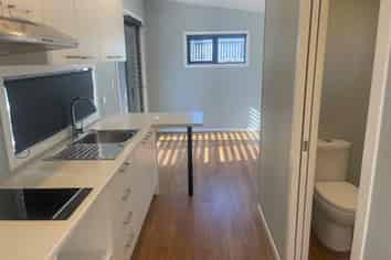 2/78a Lake Road, Devonport