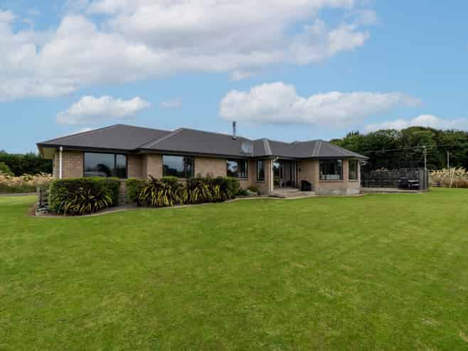 33 Marama Avenue South, Otatara