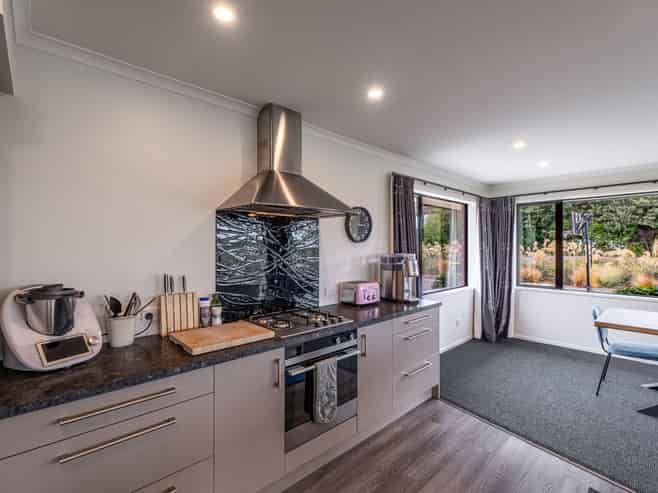 33 Marama Avenue South, Otatara