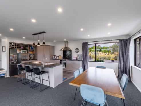 33 Marama Avenue South, Otatara