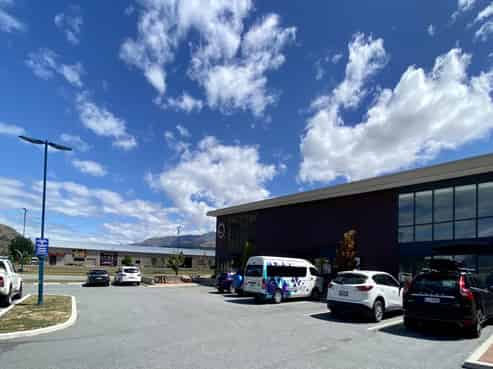 Red Oaks Retail - Where Business Meets Adventure