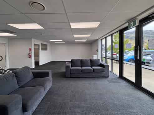 Red Oaks Retail - Where Business Meets Adventure