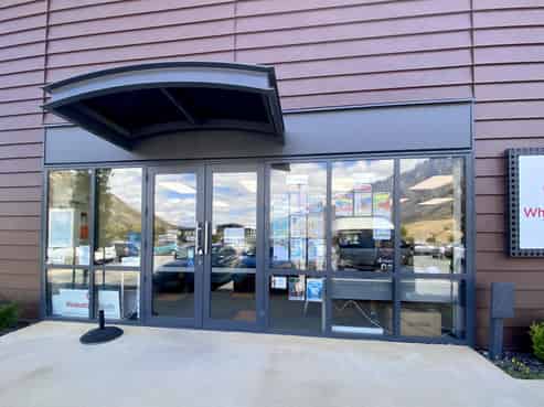 Red Oaks Retail - Where Business Meets Adventure