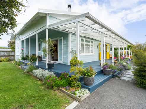 37 Kiharoa Street, Otaki Beach