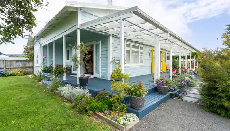 37 Kiharoa Street, Otaki Beach