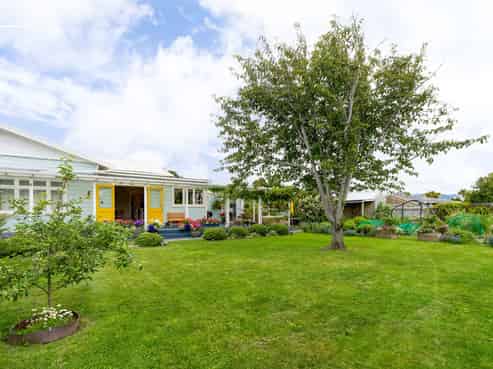 37 Kiharoa Street, Otaki Beach