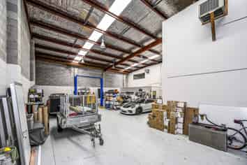 Vacant possession 392sqm