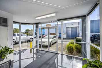 Vacant possession 392sqm