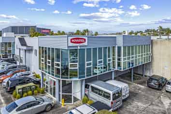 Vacant possession 392sqm