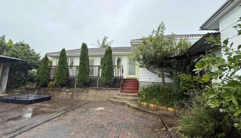 10 Wairere Road, Torbay