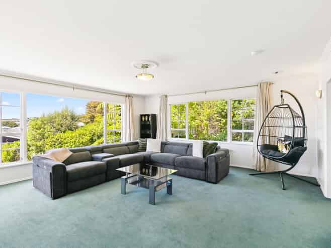 8 Lethenty Way, Karori