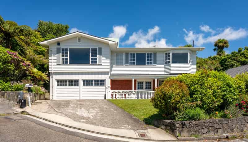 8 Lethenty Way, Karori