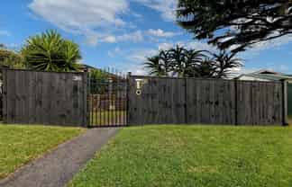 50 Chorley Avenue, Massey