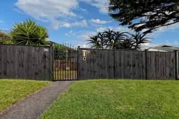 50 Chorley Avenue, Massey