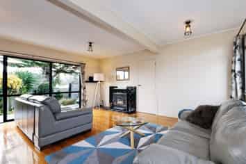 50 Chorley Avenue, Massey