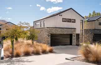 2 Eichardt , Jacks Point