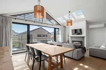 2 Eichardt , Jacks Point