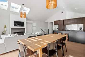 2 Eichardt , Jacks Point