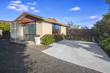 1/292 Greers Road, Bishopdale
