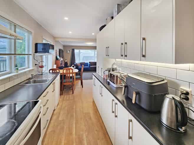 27 Russell Road, Wainuiomata