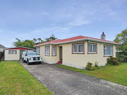 27 Russell Road, Wainuiomata