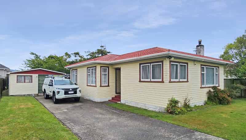27 Russell Road, Wainuiomata