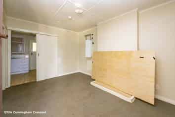 1213–122 Cunningham Crescent, Mayfair