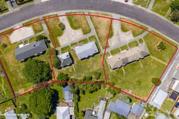 1213–122 Cunningham Crescent, Mayfair