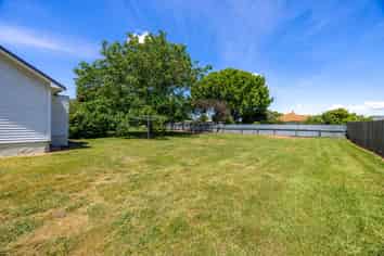 1213–122 Cunningham Crescent, Mayfair