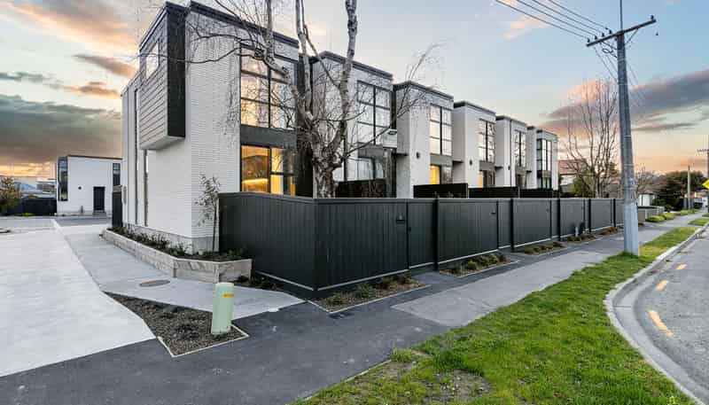 8/25 Matai Street West, Riccarton