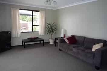 38 Olivine St, Shirley