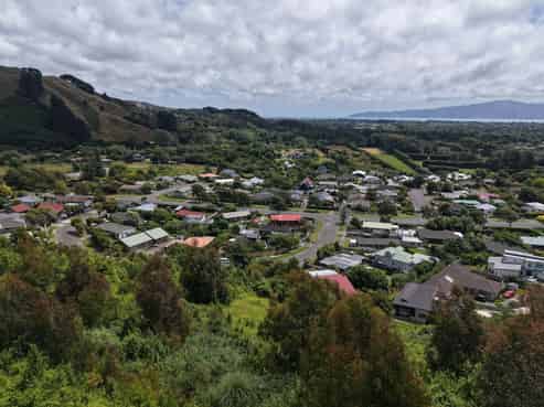 78 - 96 Kakariki Grove, Waikanae