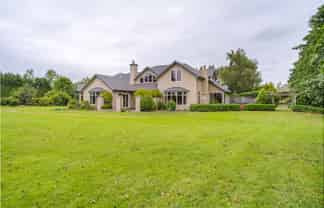 333 Thomsons Crossing East, Lochiel