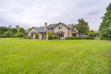 333 Thomsons Crossing East, Lochiel