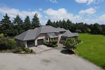 333 Thomsons Crossing East, Lochiel