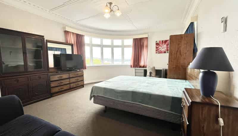 Room 1/81 London Street, Dunedin Central