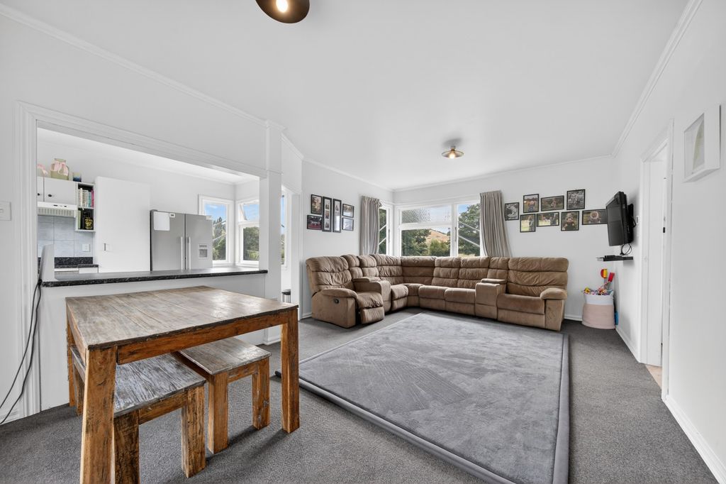 Lifestyle living on just over two acres 3