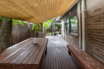 8/37 Fields Parade, Oteha