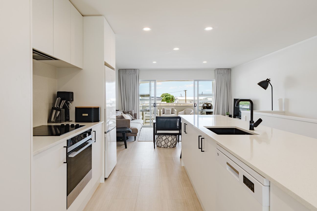 An Exceptional Beach side Opportunity - Widok 3