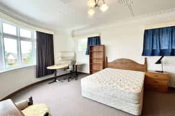 Room 2/81 London Street, Dunedin Central