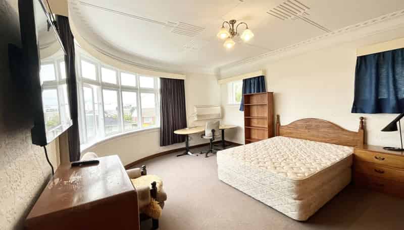 Room 2/81 London Street, Dunedin Central