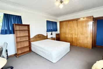Room 2/81 London Street, Dunedin Central