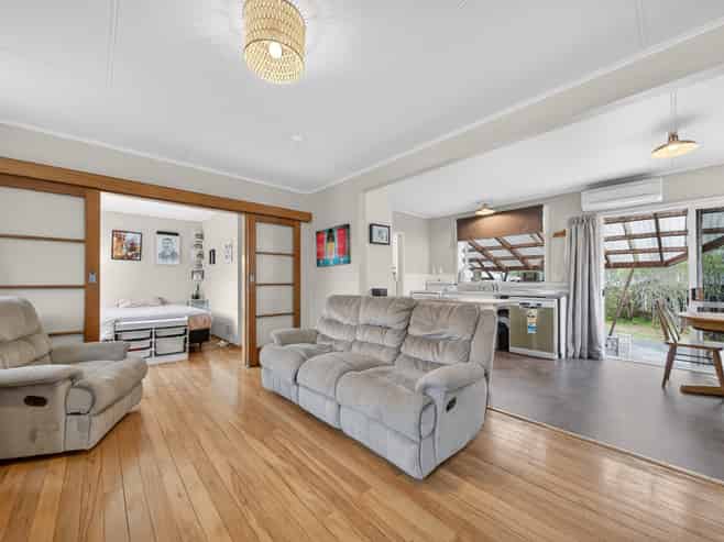 8 Oxford Street, Masterton