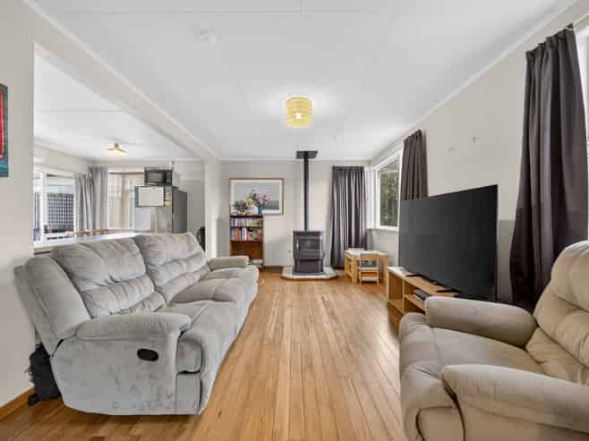 8 Oxford Street, Masterton