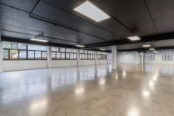 PRIME EPSOM SHOWROOM WITH AMPLE PARKING
